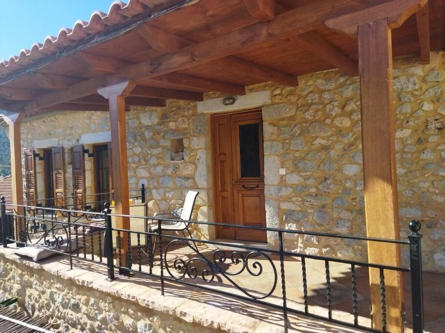 Villa Tsolakis Luxury House à Leonídion Extérieur photo