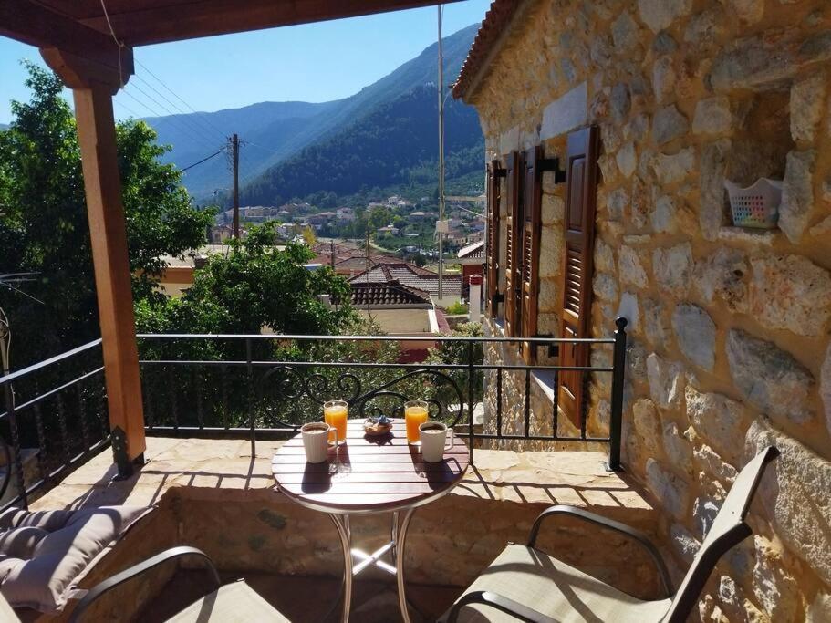 Villa Tsolakis Luxury House à Leonídion Extérieur photo